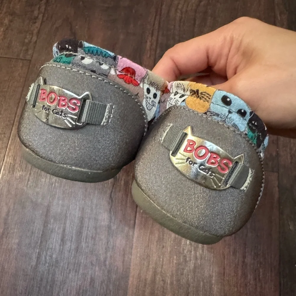 Skechers Cat Print Flats Size 6.5